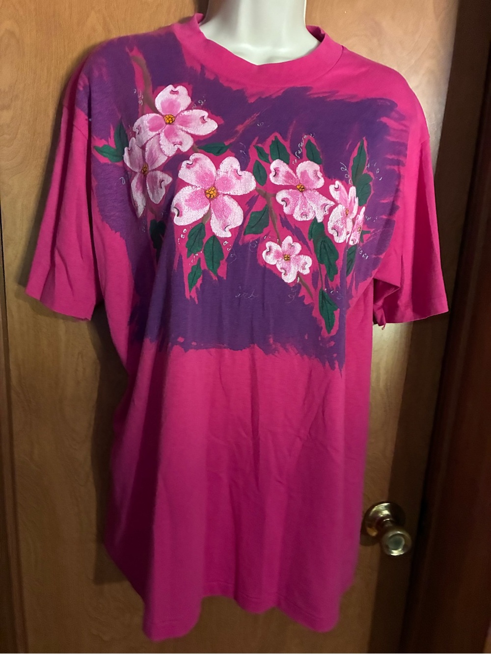 Vintage 90s Hanes Bright Pink Painted Flowers Tee Large